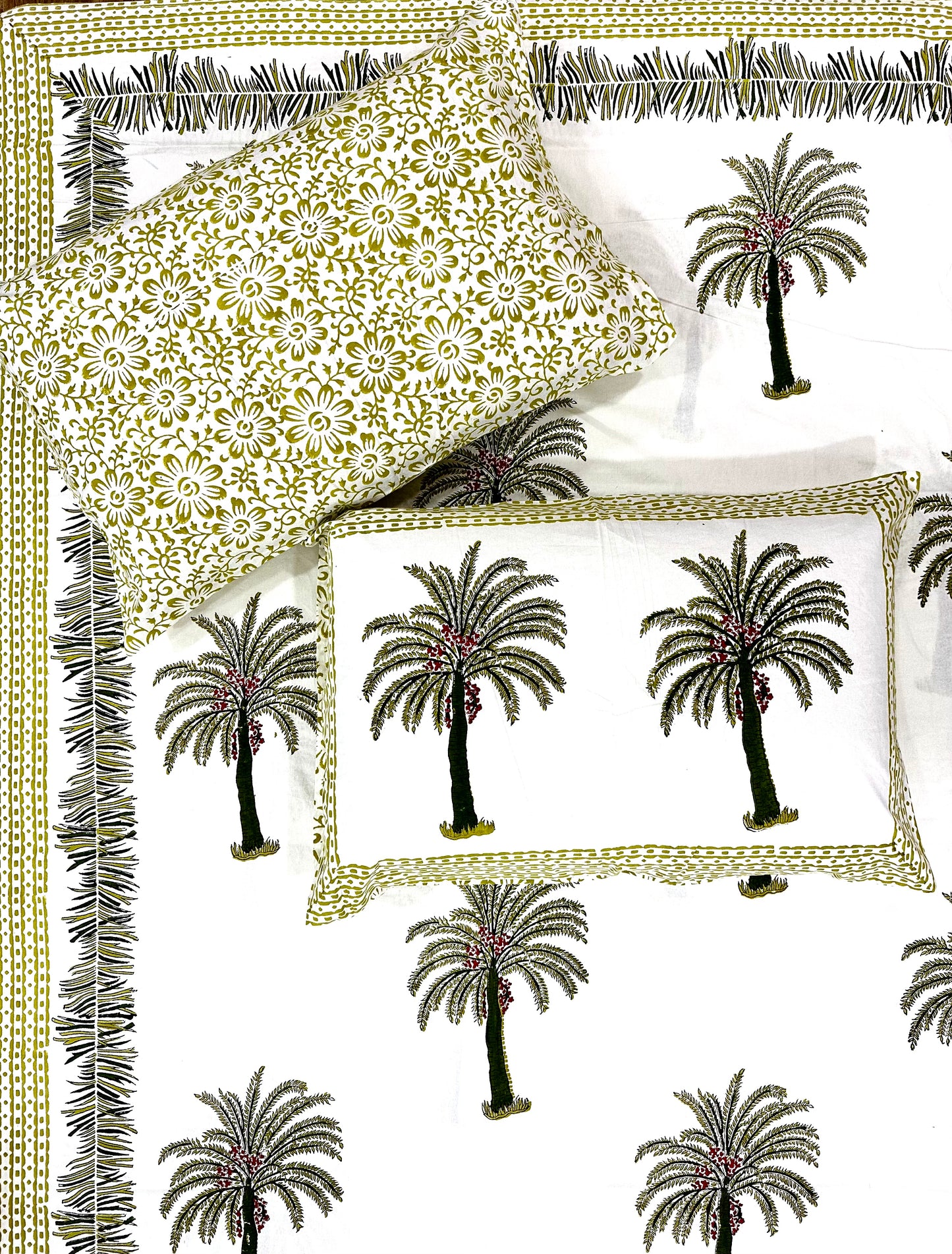 Viyona Hand Block Print Cotton Bedsheet with Reversible Pillow Covers