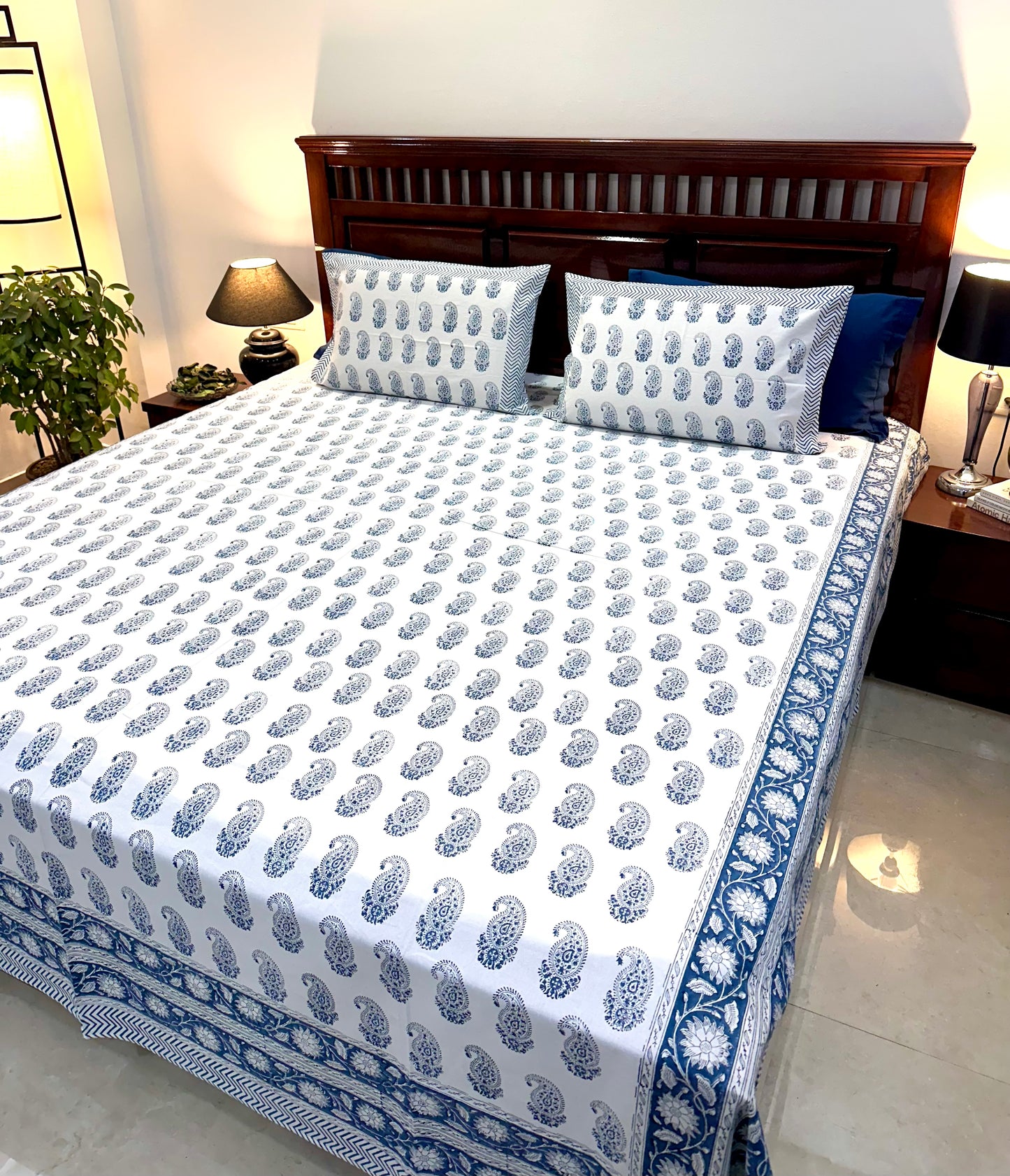 Aabhran Hand Block Print Cotton Bedsheet with Reversible Pillow Covers