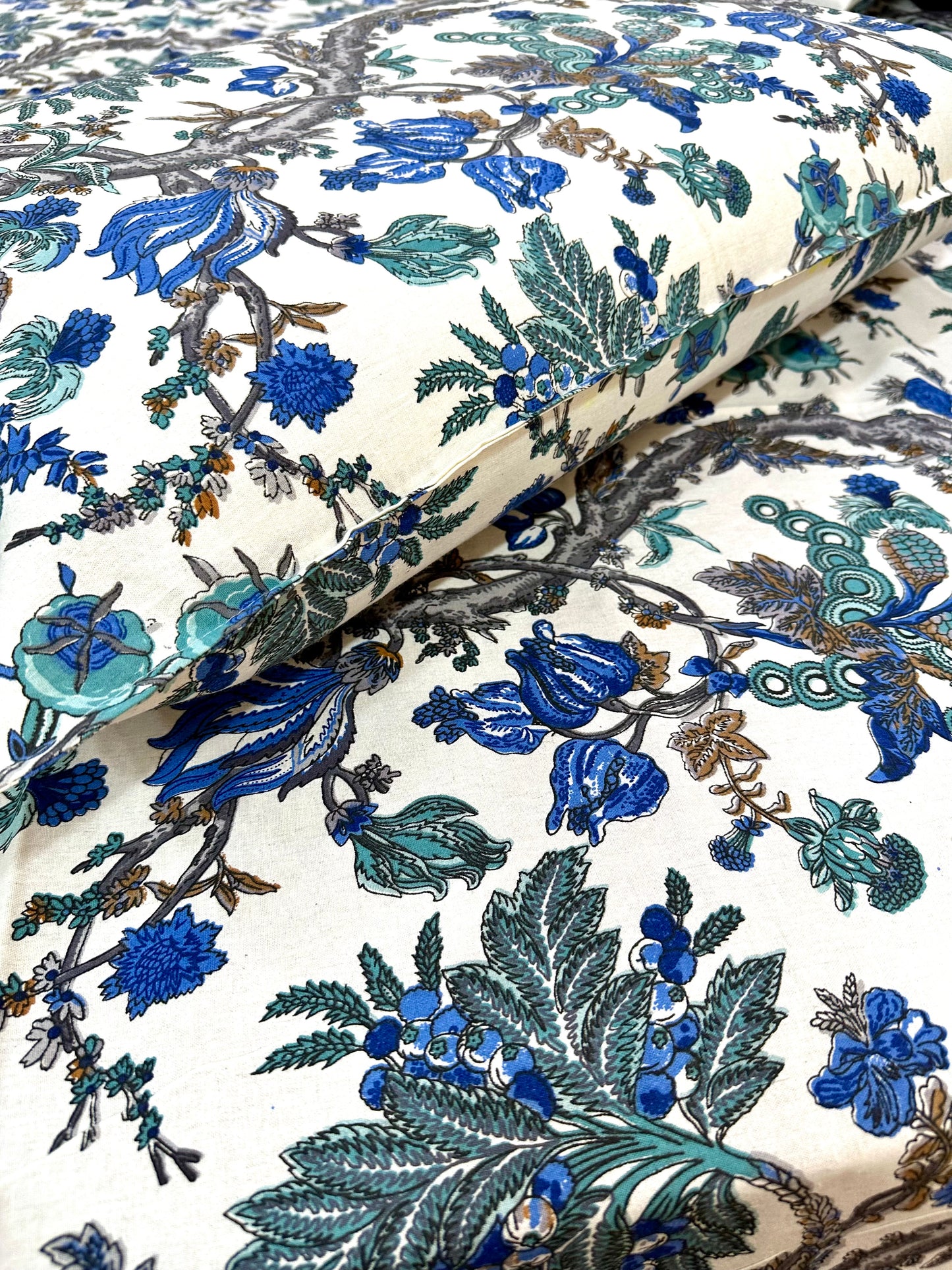 Salma Cotton Bedsheet with Pillow Covers