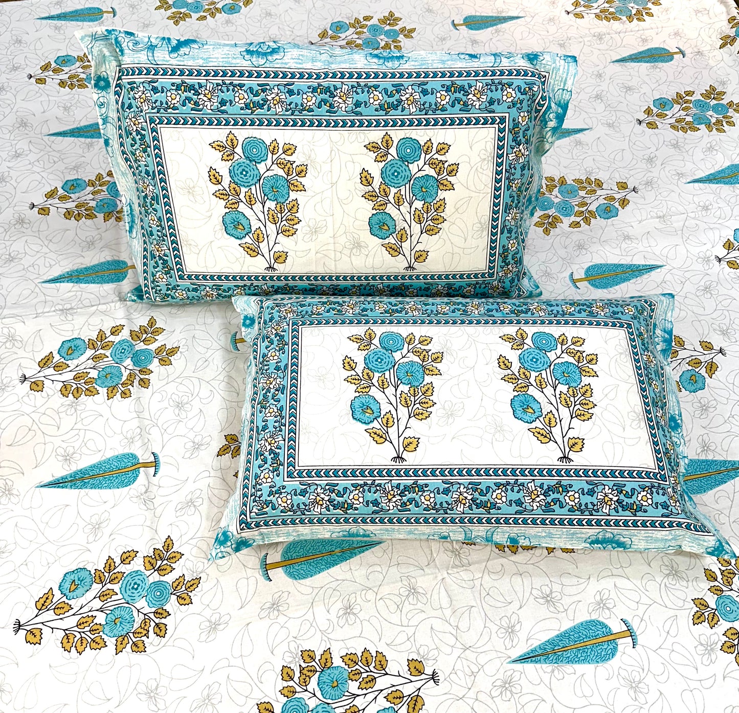 Saadat Cotton Bedsheet with Pillow Covers