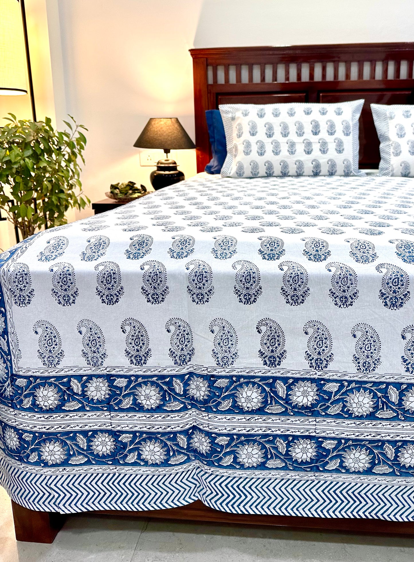 Aabhran Hand Block Print Cotton Bedsheet with Reversible Pillow Covers