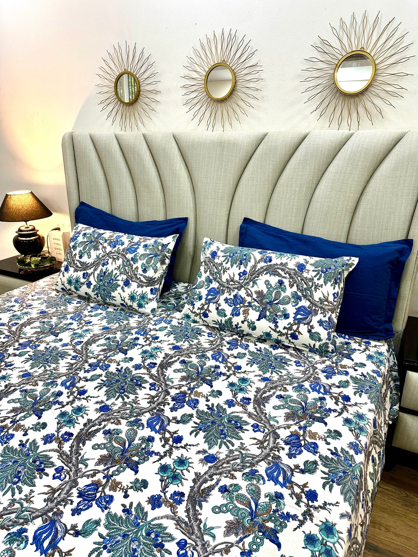 Salma Cotton Bedsheet with Pillow Covers
