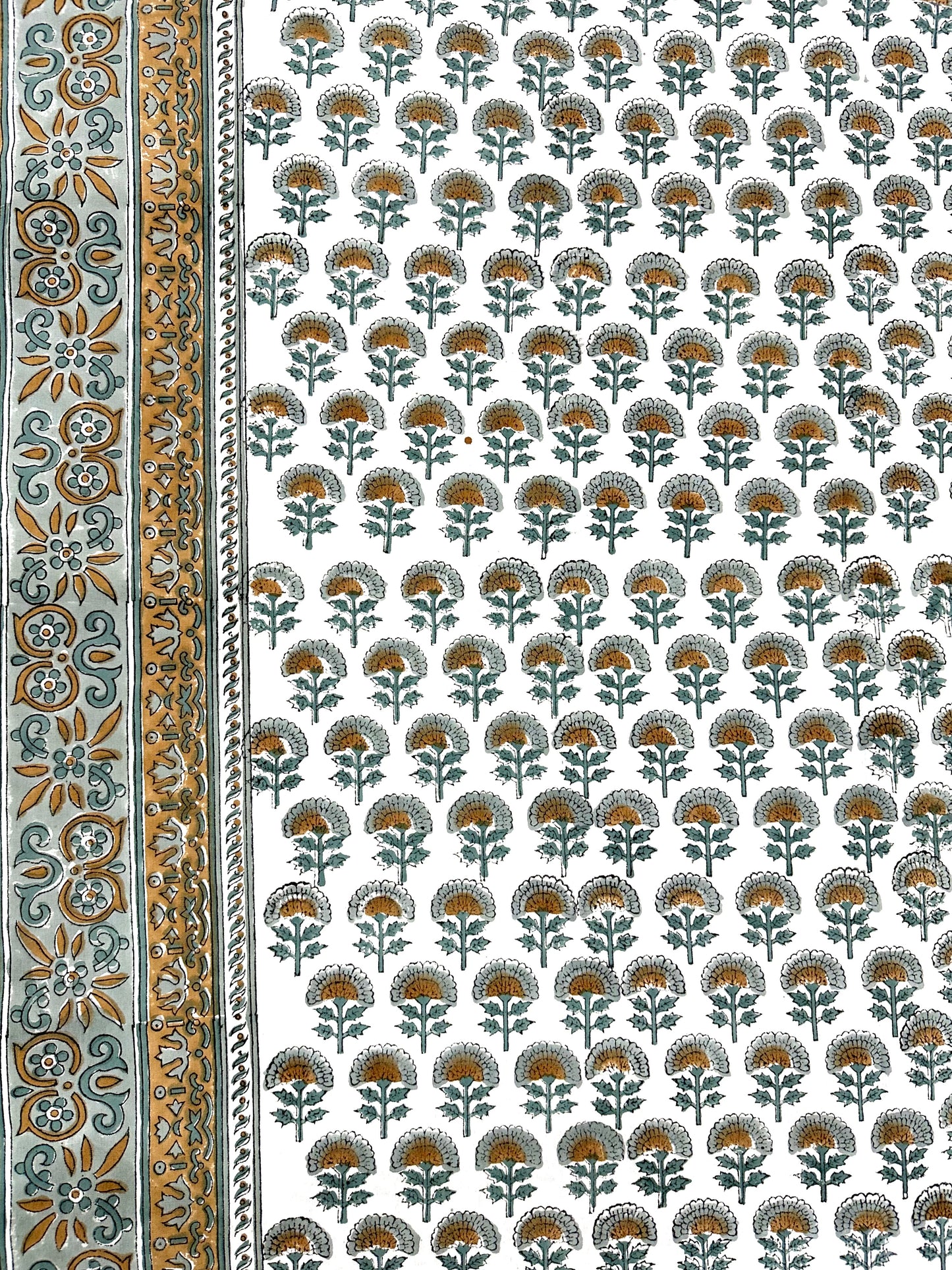Anvii Hand Block Print Cotton Bedsheet with Reversible Pillow Covers