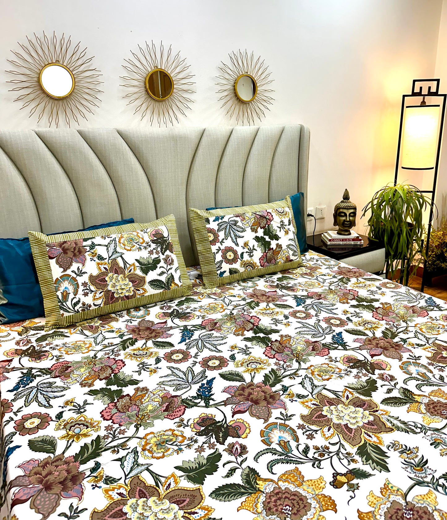 Niqaa Cotton Bedsheet with Pillow Covers